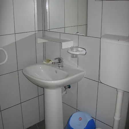 La Avocati Vama Veche